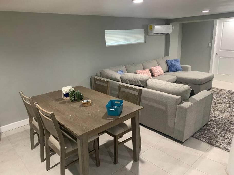 Stylish Basement Studio in Central El Paso - Very spacious Exterior foto
